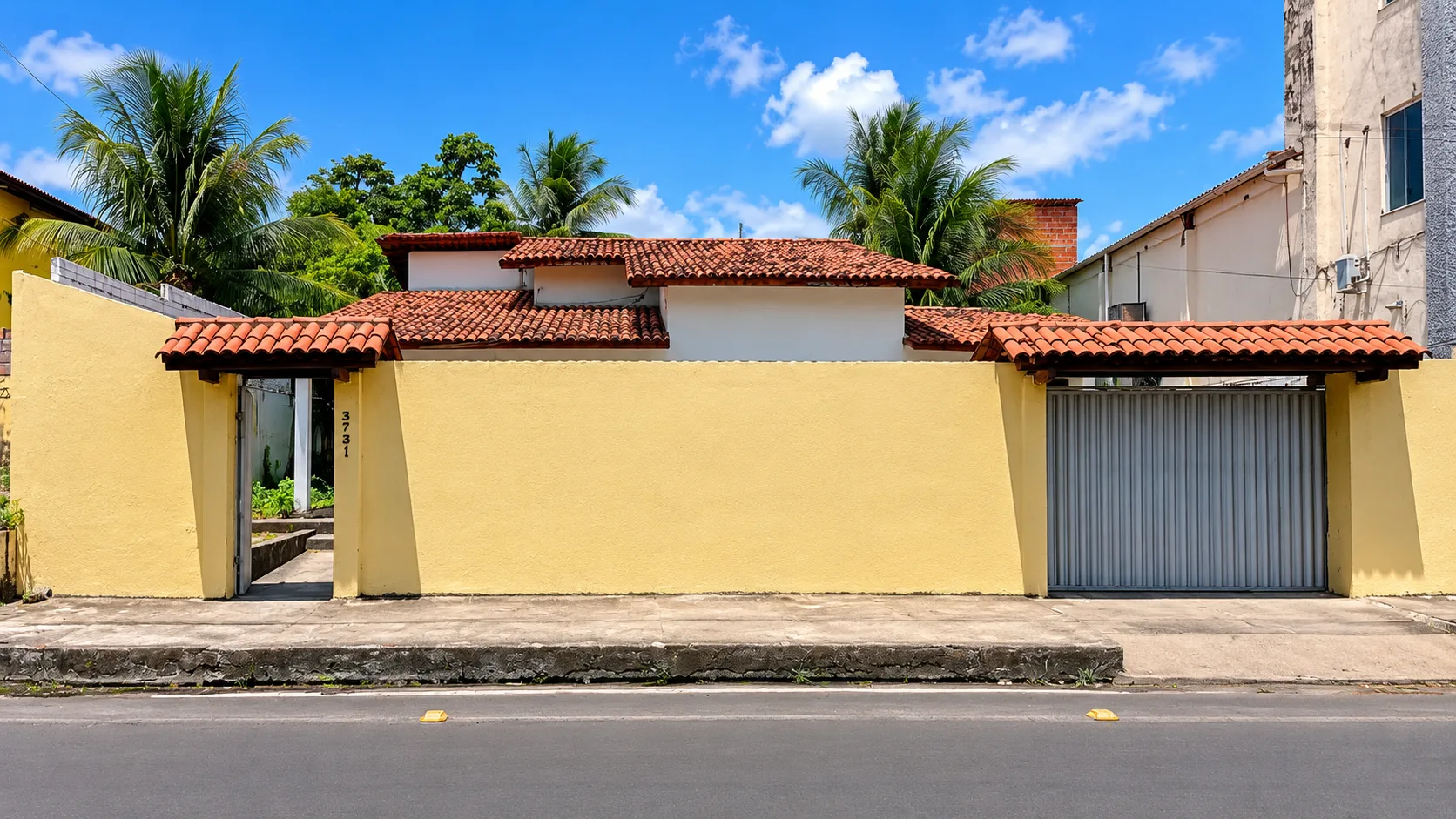 Fachada da casa na Av. Oscar Araripe